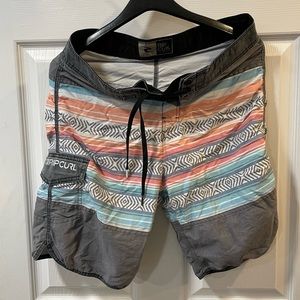 Rip Curl Pastel Aztec Pattern Boardshorts (Mens Medium)